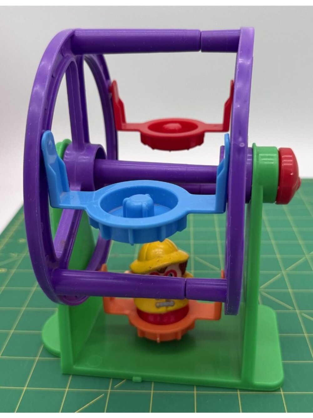 2001 Vintage Fisher Price Little People Hand Crank Ferris Wheel Figure